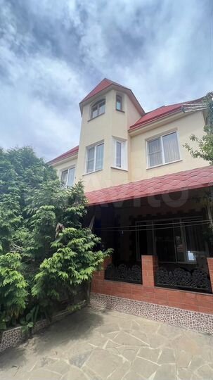 Дом 180 м² на участке 5 сот.