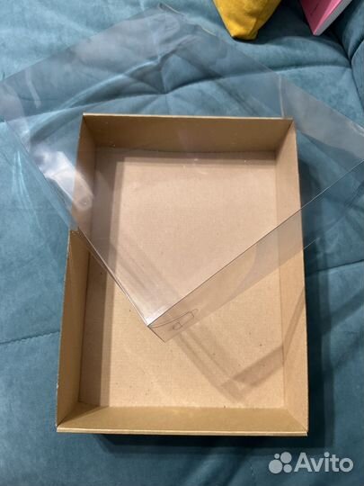 Коробка с прозрачной крышкой