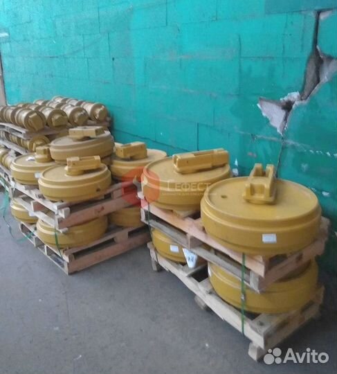 Колесо направляющее Hitachi ZX280LCH-3 9154690