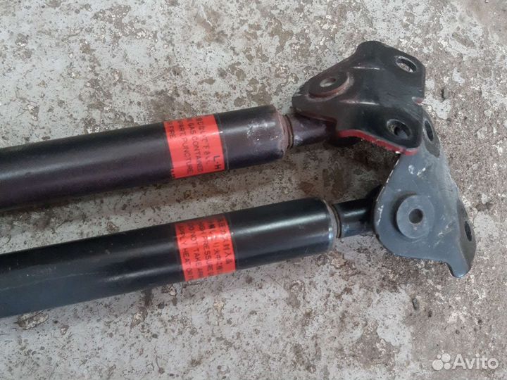 Амортизатор крышки багажника mitsubishi lancer 9