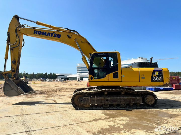 Гусеничный экскаватор Komatsu PC300-8M0, 2019