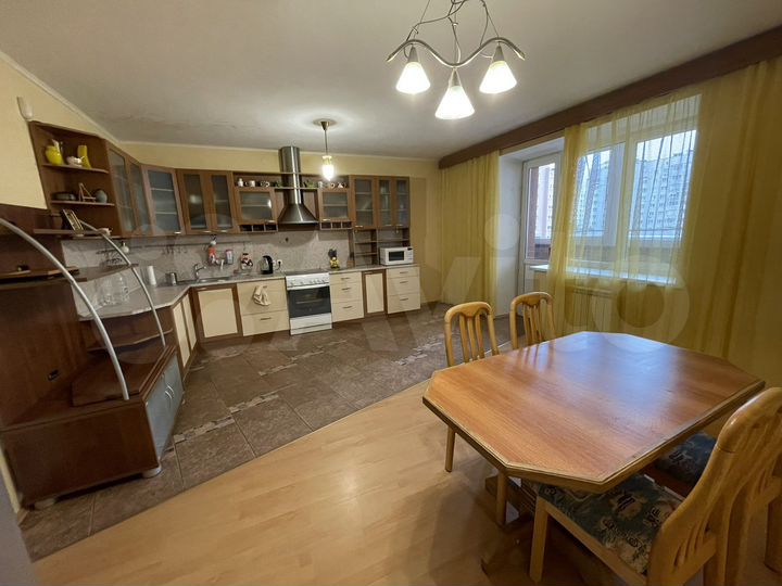 4-к. квартира, 141,5 м², 3/8 эт.
