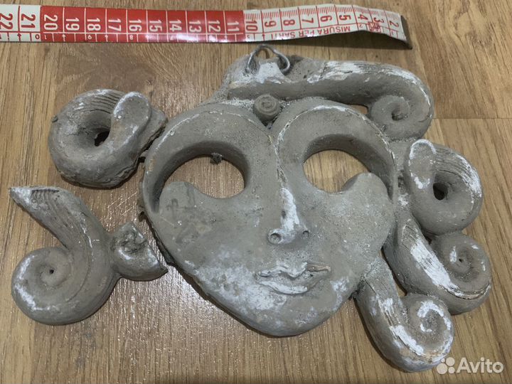 Барельефы (мужчина и женщина, лица, маски)