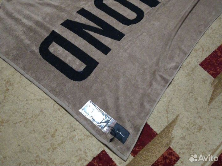 Richmond новое полотенце