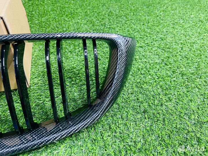 Решетка радиатора BMW F32 F82 карбон