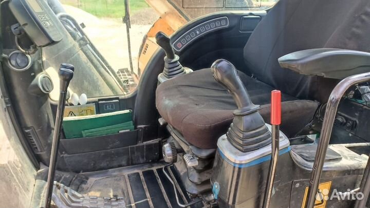 Гусеничный экскаватор JCB JS 330LC, 2011