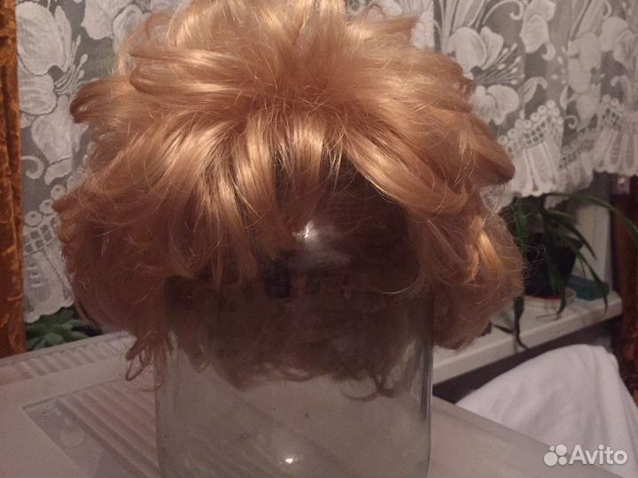 Парик женский