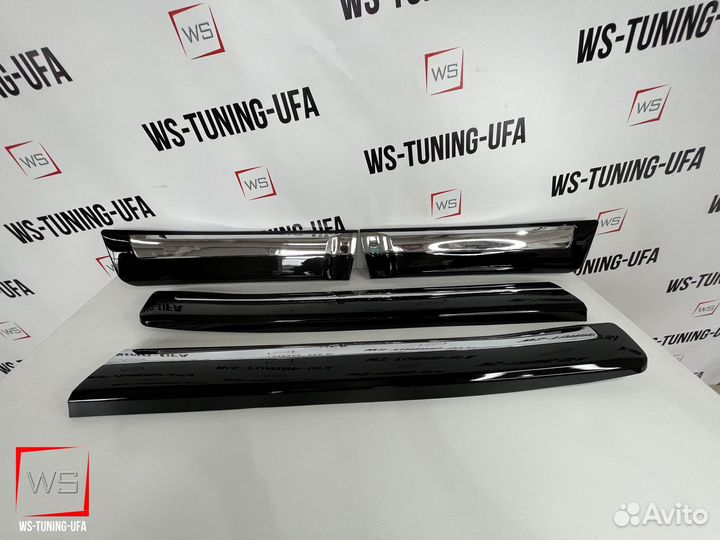 Молдинги дверей Toyota Land Cruiser 200 R399