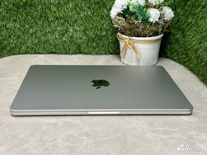 MacBook Air 13 (2022), 256 гб, M2 (8 ядер), RAM 8