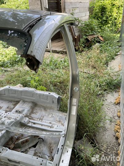 Средняя стойка Kia Sportage 3 2016 Кузов