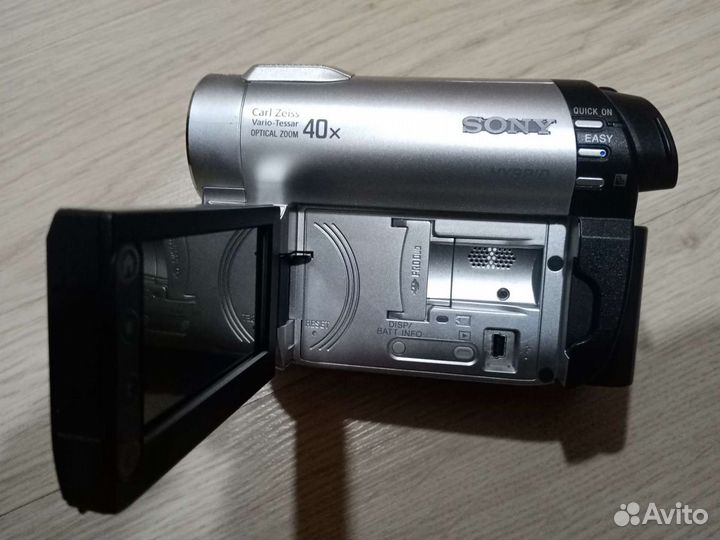 Видеокамера Sony DCR-DVD610