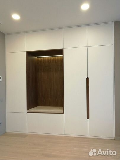 Шкаф распашной