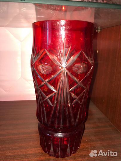 Ваза красное стекло СССР