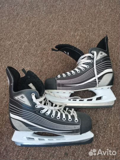 Коньки хоккейные