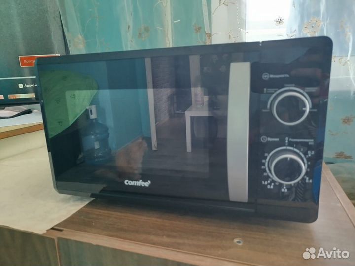 Микроволновая печь Comfee CMW207M02B черный