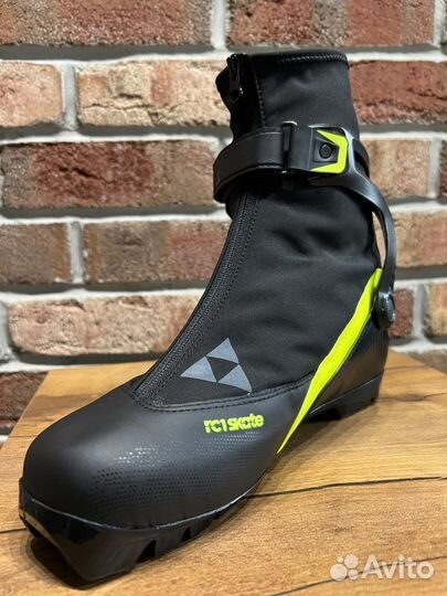 Лыжные ботинки Fischer RC1 skate