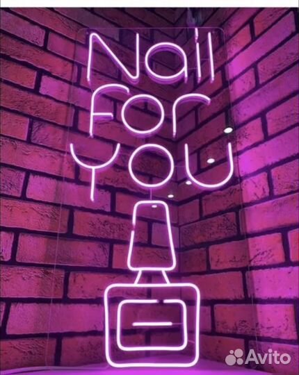 Администратор студии маникюра