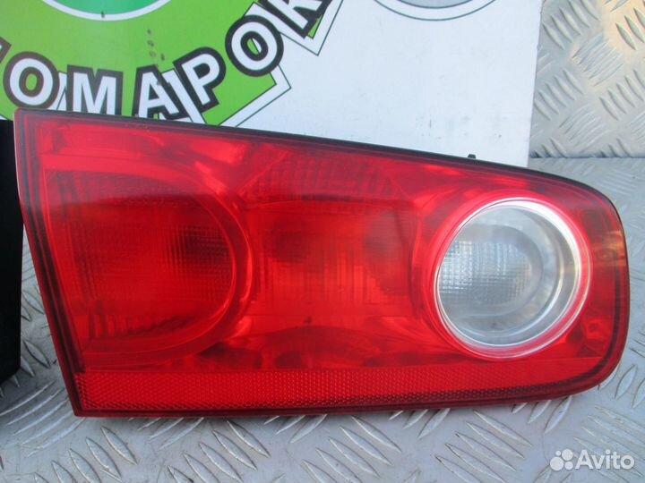 Фонарь задний внутренний лев. Renault Laguna 2 06г