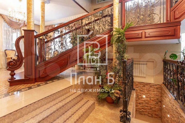 Дом 268 м² на участке 2 сот.