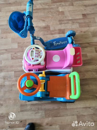 Детская машина каталка 2 шт и самокат 3-х колес