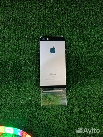 iPhone SE, 32 ГБ