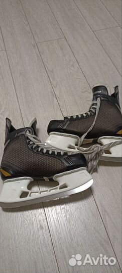 Коньки хоккейные 42 размер бауэр