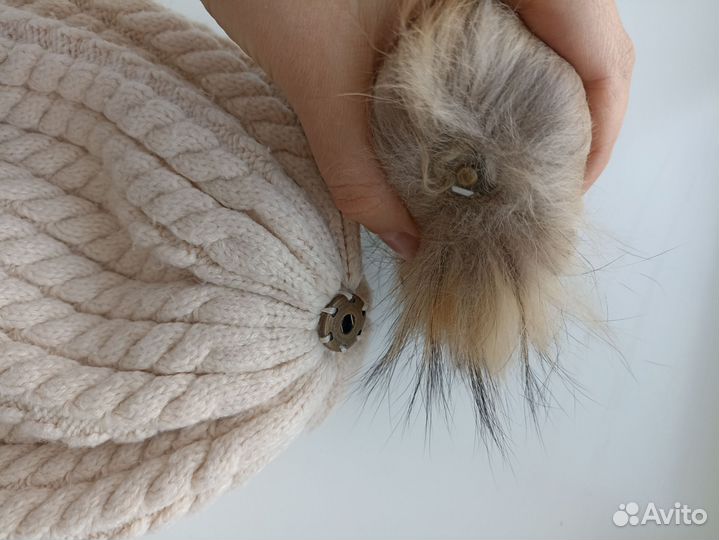 Шапка женская вязаная