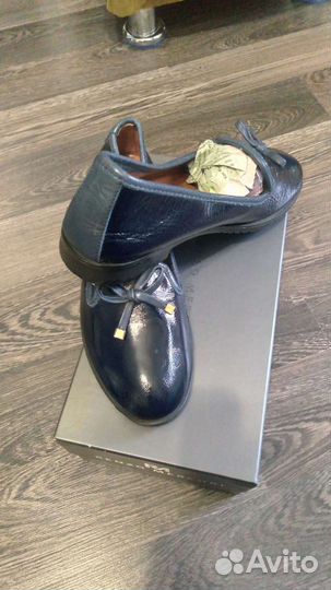 Лоферы женские