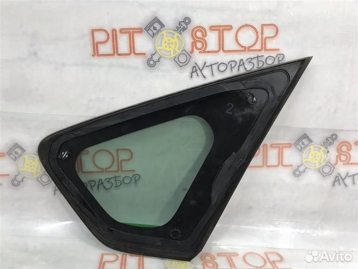 Стекло багажника левое Toyota prius ZVW30 2009-20