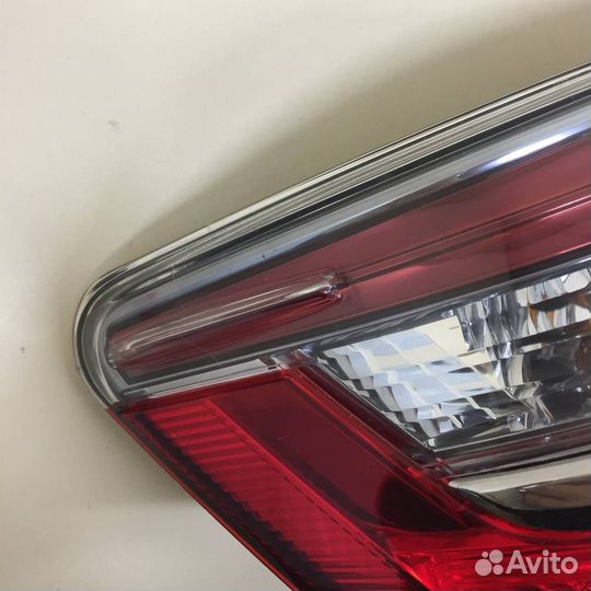 Фонарь задний наружный левый Toyota Camry