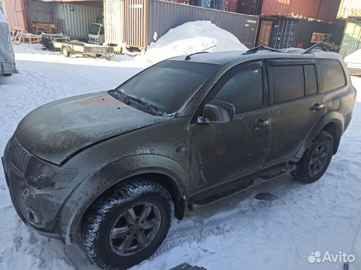 Mitsubishi Pajero Sport 2.5 AT, 2010, битый, 175 000 км
