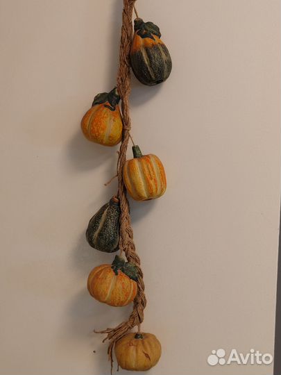 «Декоративное украшение коса с мини тыквами»