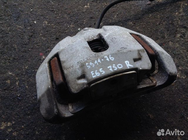 Суппорт тормозной передний правый BMW 7 6768068