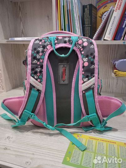 Школьный рюкзак с ортопедической спинкой Across