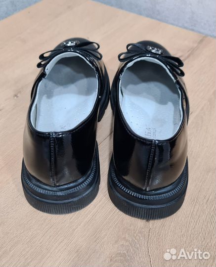 Продам тюфли для девочки