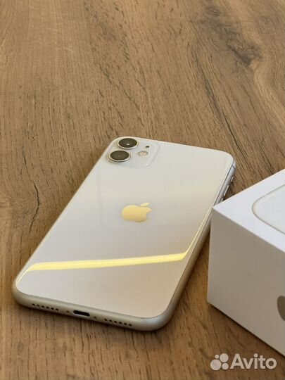 iPhone 11, 64 ГБ
