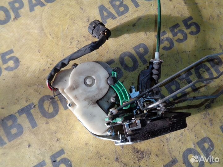 Замок двери передней левой Kia Sorento 2006-2011