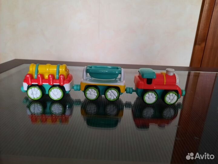 Паровоз elc на магнитной сцепке и 2 вагона