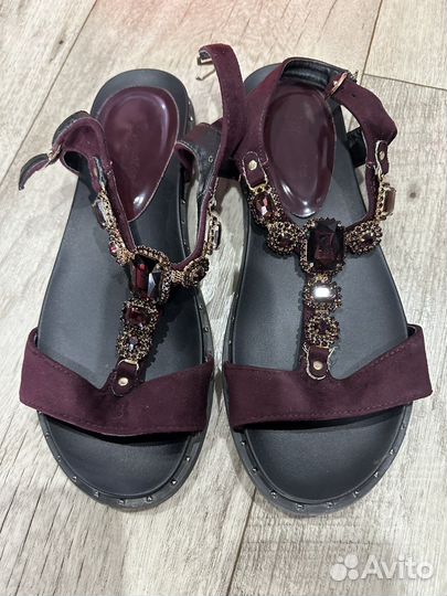Босоножки женские