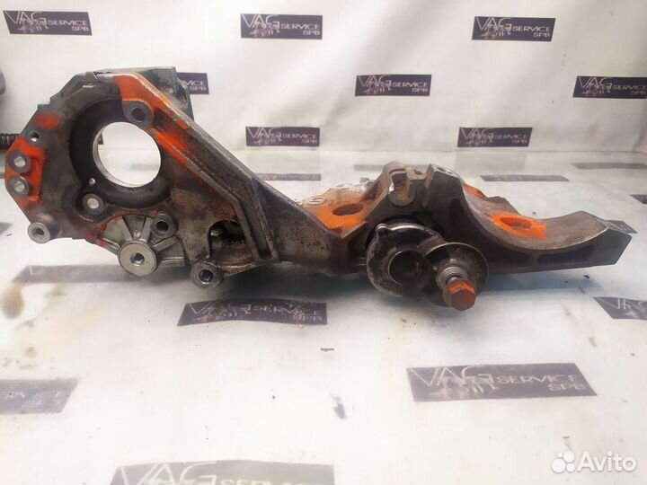 Кронштейн генератора VW VAG 2.0 TDI CGL