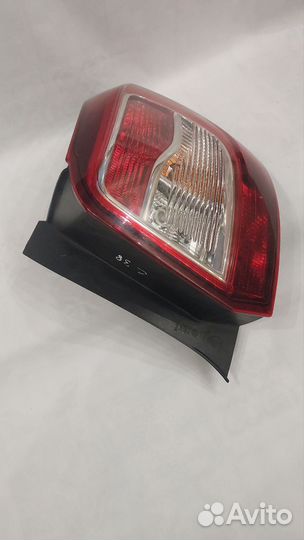 Фонарь правый Renault Sandero Stepway