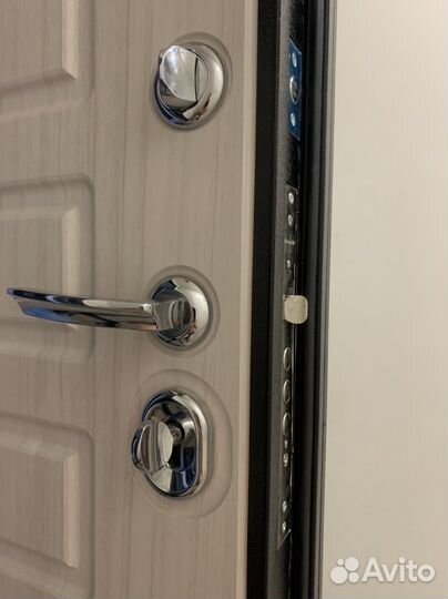 Вскрытия замков дверей машин Ремонт дверей