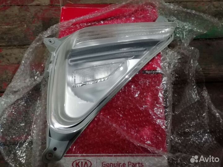 92305M6000 фонарь задний в бампер левый новый