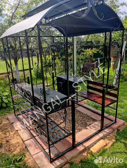 Мангал с крышей