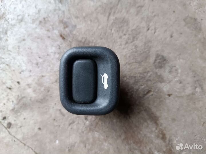 Кнопка открывания багажника Honda CR-V 1