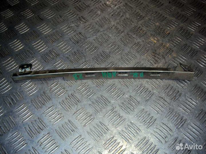 Направляющая стекла двери Lanos (97-09) /Sens (09) пер R б\у (арт. 96246243)