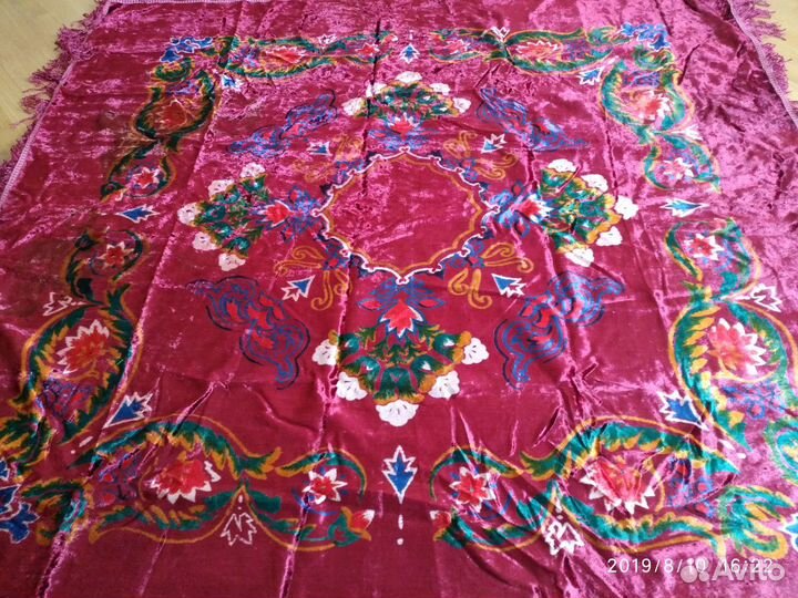 Продаётся старинная бархатная скатерть