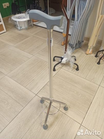 Трость 3х опорная