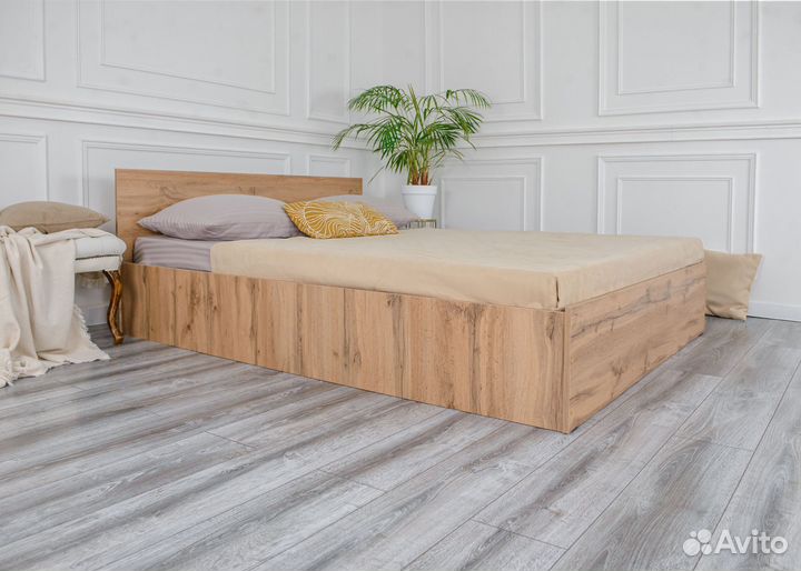 Кровать с матрасом 160х200