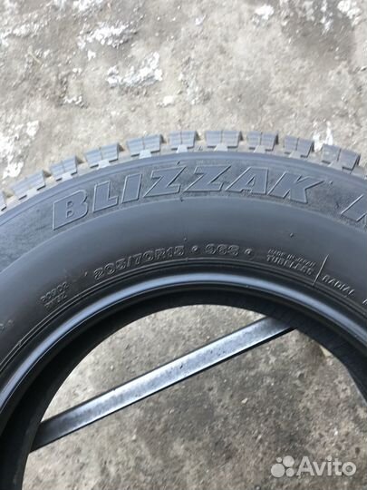 Bridgestone Blizzak Revo GZ 205/70 R15